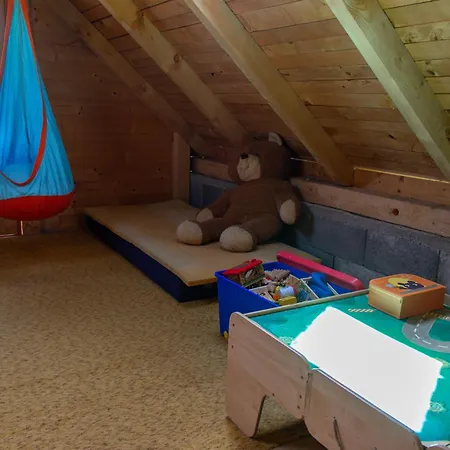 Samostatny Dom S Bazenom V Rajeckej Doline Podhorie (Zilina)