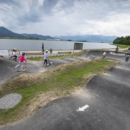 Samostatny Dom S Bazenom V Rajeckej Doline 度假居 *