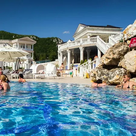 Samostatný Dom S Bazénom V Rajeckej Doline Podhorie (Zilina)