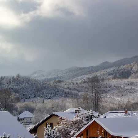 Samostatný Dom S Bazénom V Rajeckej Doline Podhorie (Zilina)
